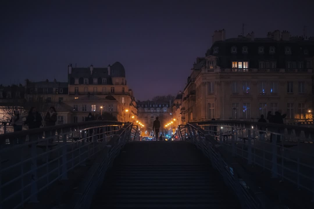 《子夜归》徐凯是干什么的?